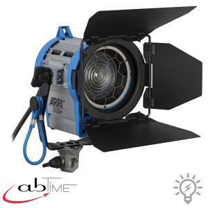 PROJECTEUR STUDIO 2KW FRESNEL