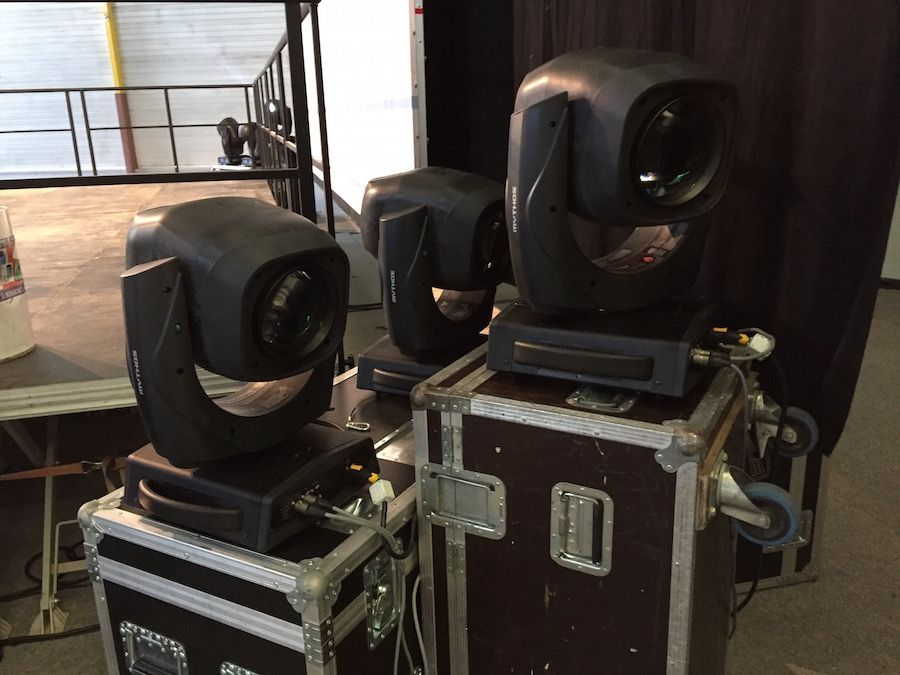 Projecteurs asservis